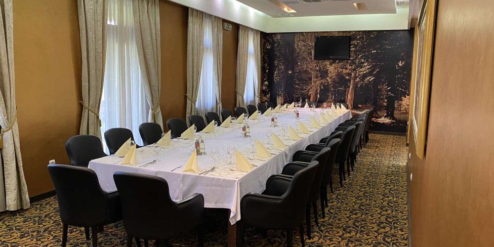 IMG-c77d0953b9aa97f2df7b9ff8e2eeae80-V